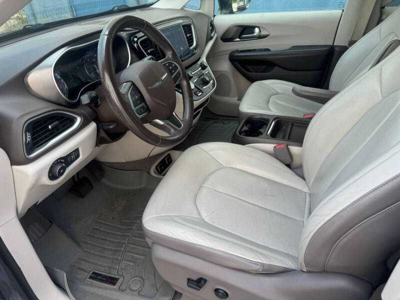 2017 Chrysler Pacifica Touring Plus