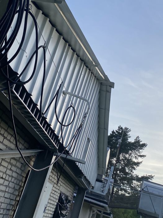 Професійна мийка та фарбування дахів ,фасадів,парканів,бруківки та інш