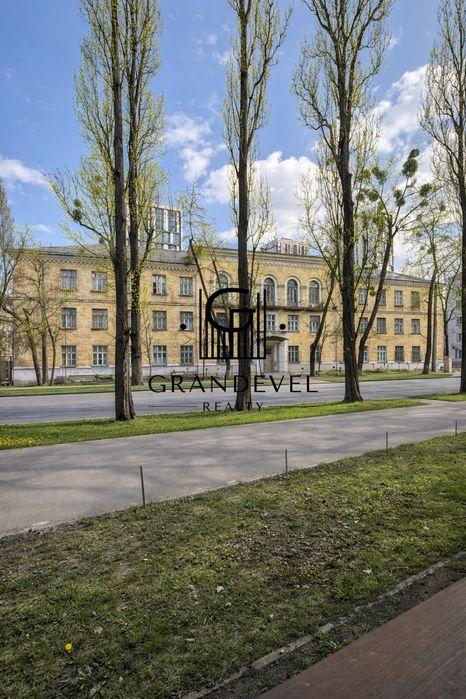 Продаж 2к квартири Монастирського | Сурікова 4, Солом'янка, Київ