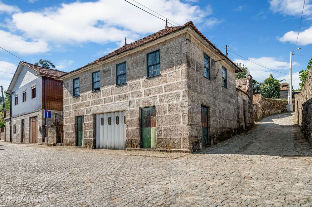 Moradia em Granito c/ terreno 1.834m² - Avessadas | Marco de Canave...
