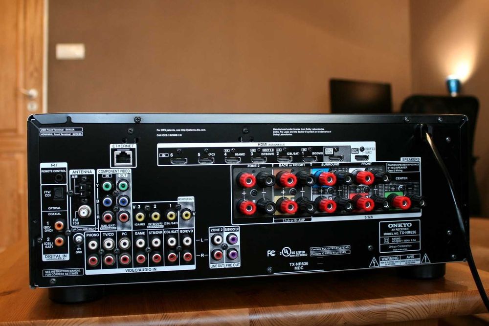 Mocny wzmacniacz  Onkyo Tx Nr 636 Bluetooth Atmos WiFi 160 watt kino domowe