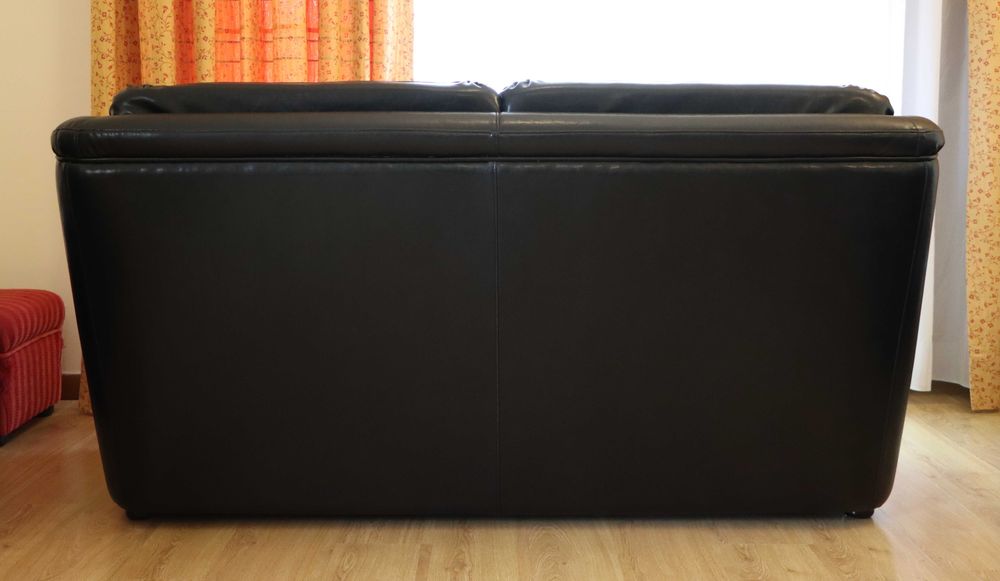 Conjunto de 2 sofás em pele