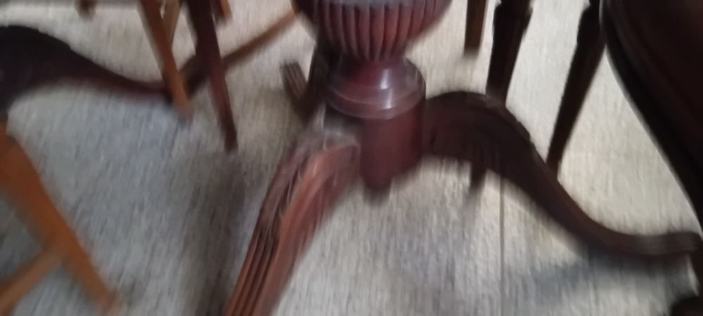 Mesa com 6 cadeiras