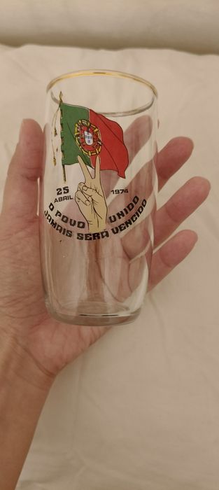 Item celebrativo 25 de abril