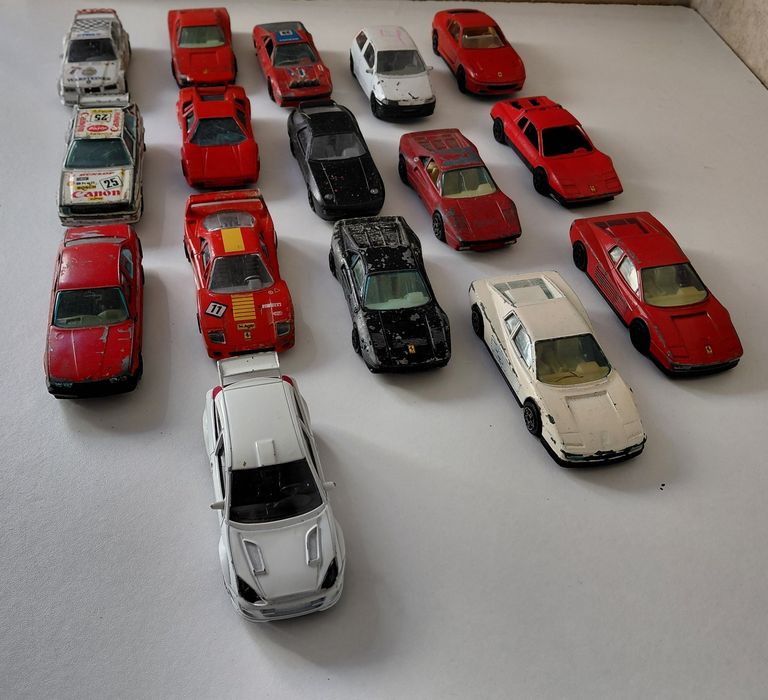 Lote miniaturas Burago 1.43 para restauro