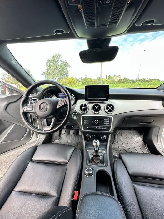 Mercedes-Benz CLA 200