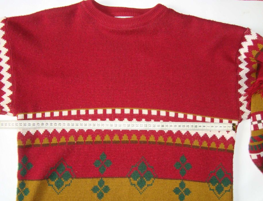 Червоний в'язаний светр-сукня з бахромою та візерунками "Strawberry