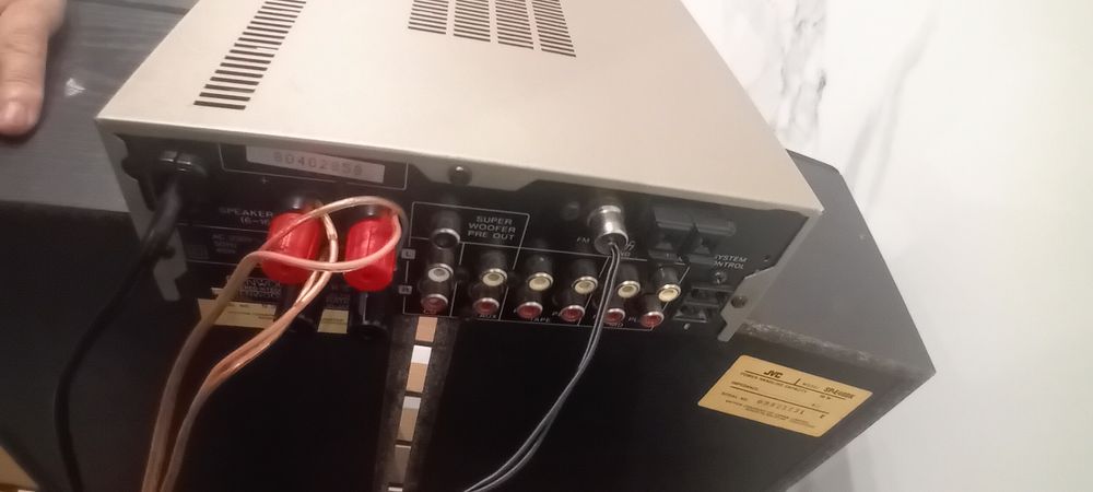 Amplituner Kenwood R-SE7 z pilotem i kolumnami