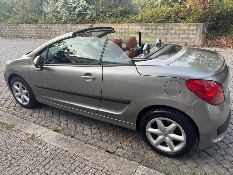 Peugeot 207 CC em bom estado