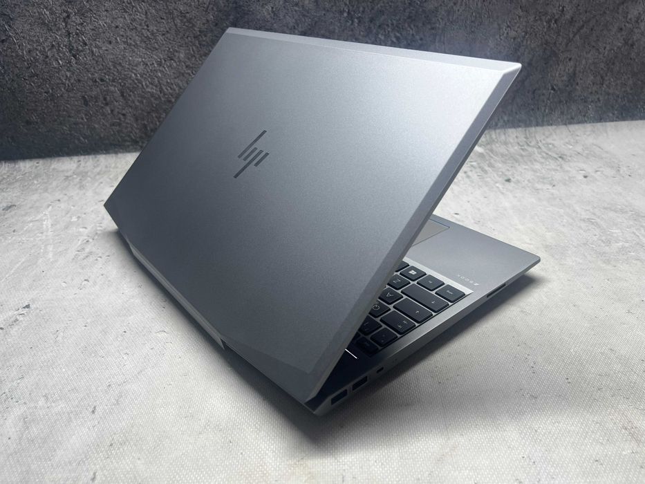 HP ZBook 15V / i7 8850H 4.3GHz / 32GB DDR4 / 512SSD / 15.6 FHD / W11
