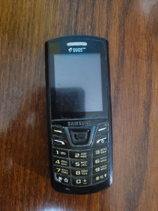 iPhone 8, Samsung a11, Nomi i241, Samsung GT-E2152