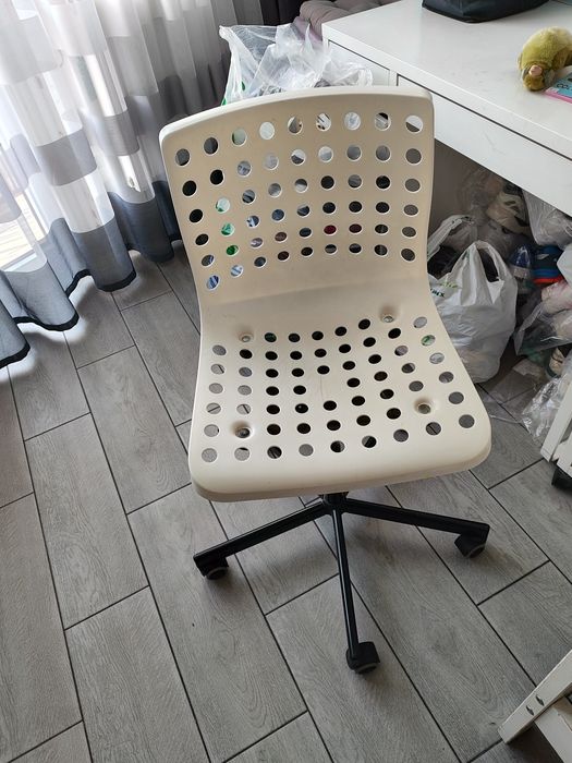 Ікеа меблі б/у дрох ярусне ліжко,шафа,комод,тумбочки ,стіл,крісло