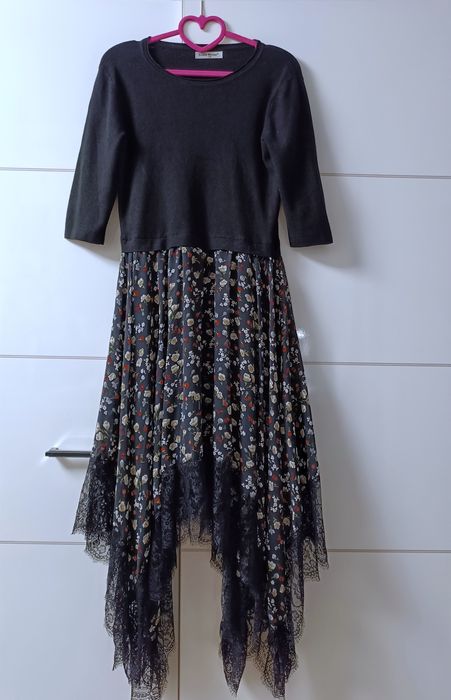 Асиметрична сукня з мереживом s/m