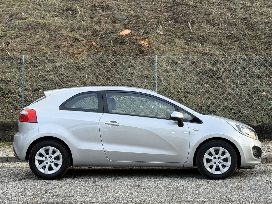 Kia Rio 1.1 CRDi | VAN | IVA DEDUTÍVEL