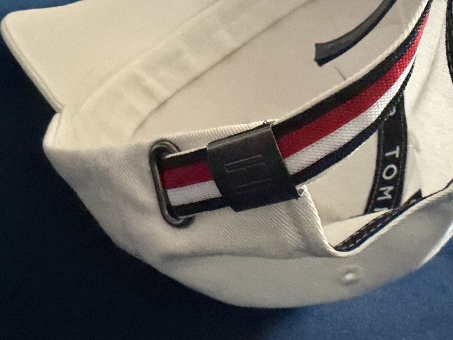 Tommy Hilfiger nowa czapka z daszkiem biala uniwersalna