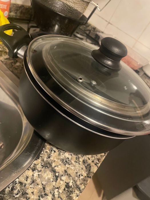 Conj. Panelas pouco usadas