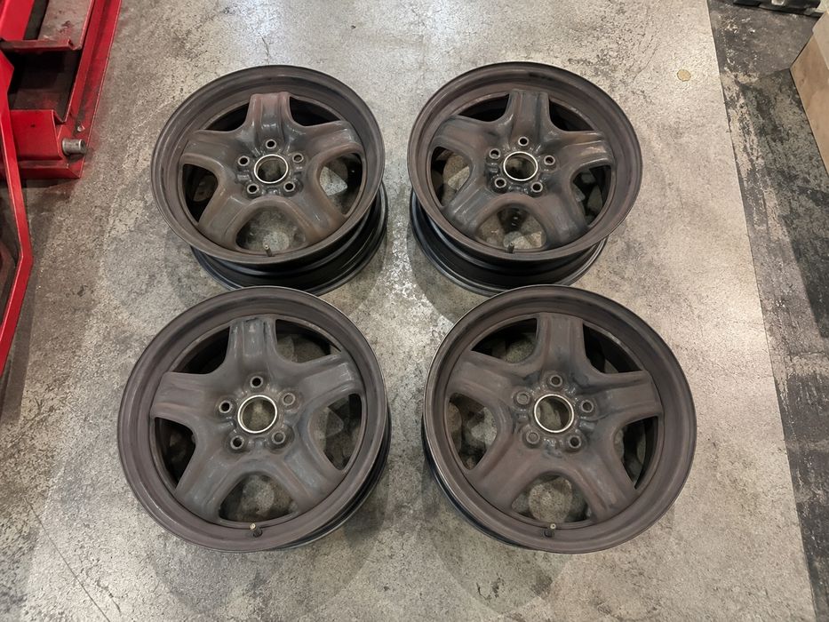Jantes de Ferro Aro 16" + 4 Tampões Renault Zoe
