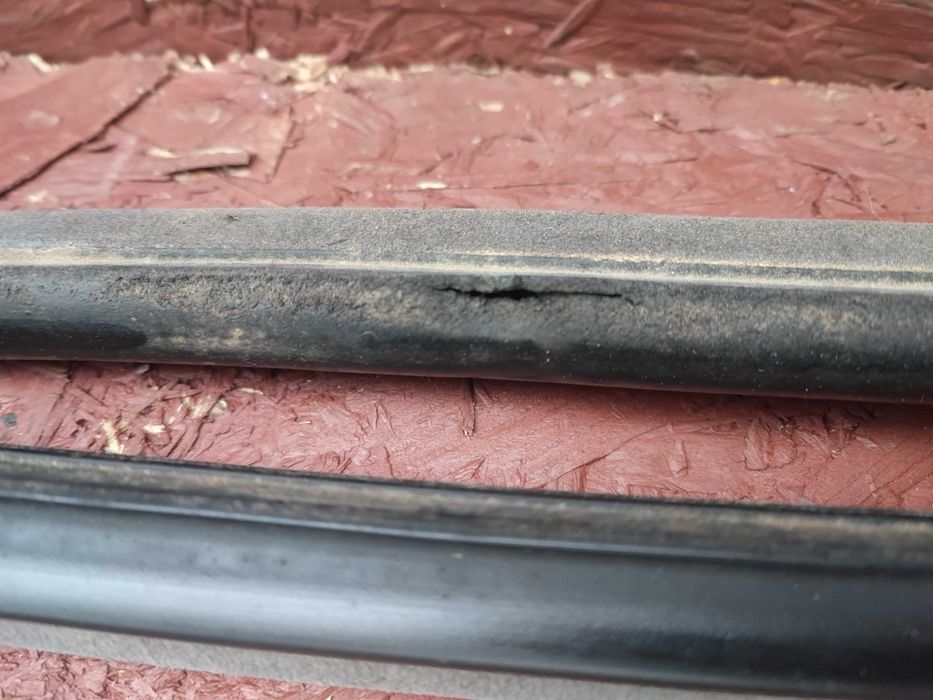 BMW E36 COUPE ORYGINALNE Uszczelki drzwi Lewa Prawa dobry stan OEM