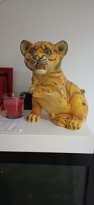 Titigre em loiça para decoração