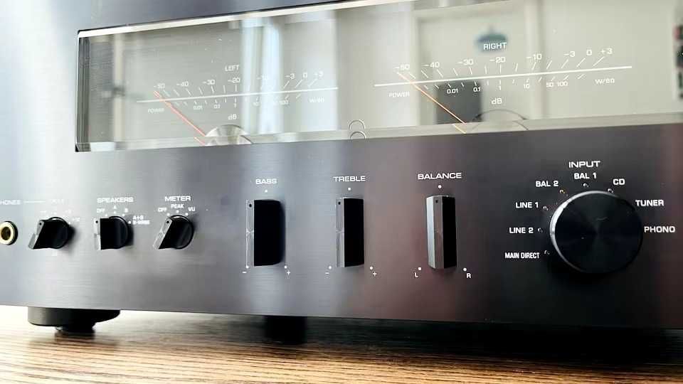 Yamaha A-S3000 — флагман Yamaha, 24,6 кг, сделан в Японии | чёрный, с пультом, приехал из Германии, состояние почти нового