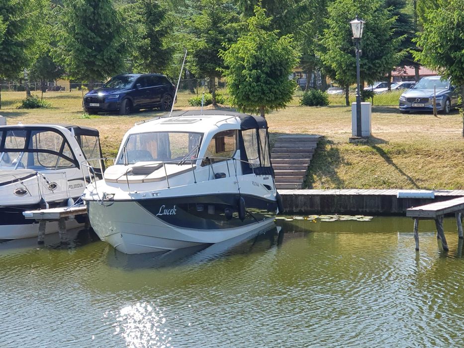 Quicksilver 855 Activ Weekend (2018) | Full Opcja | MerCruiser 6.2L V8 350KM | Klimatyzacja + Generator | Stan Idealny