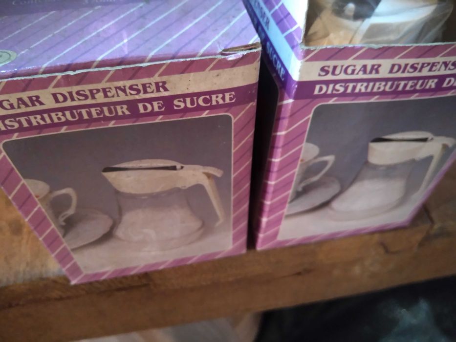 Dispensadores novos os dois