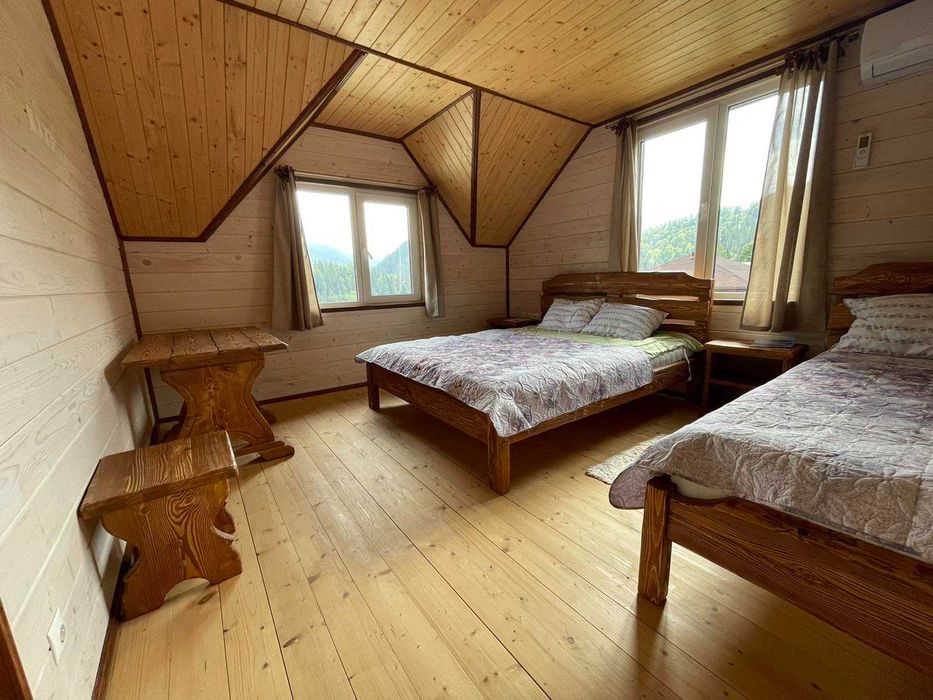 Здаю котедж, вул. Миру 42, на горі під лісом