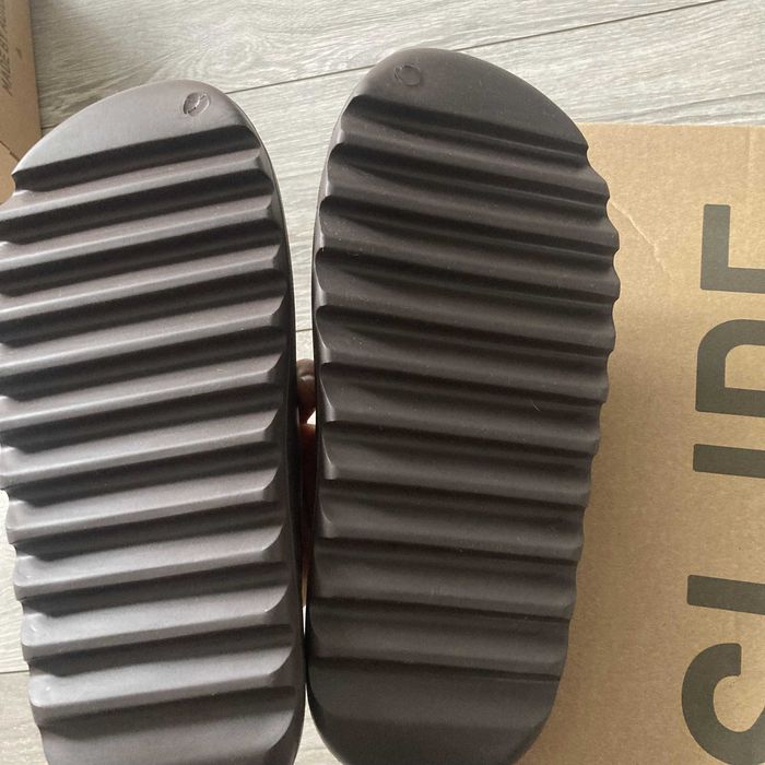Yeezy Slide Soot 44