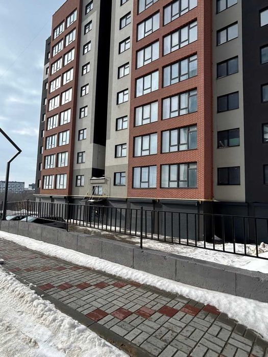 Продаж 1 к новобудови на Озерній