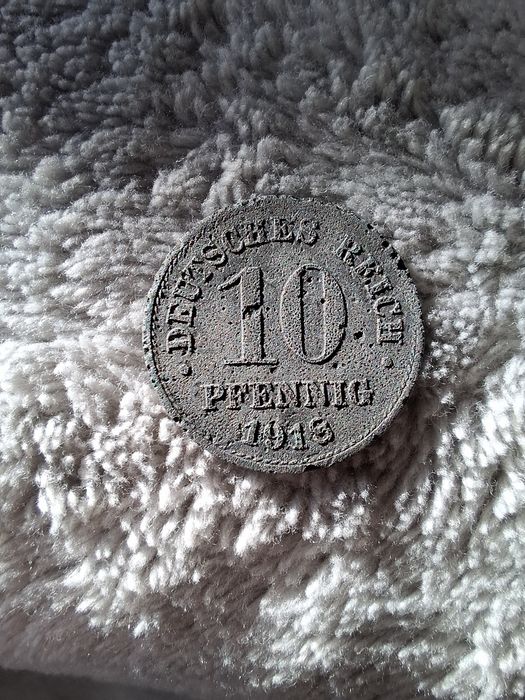 Monetę 10 fenigów sprzedam.