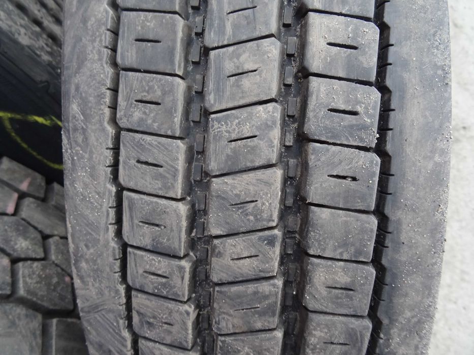 Opona 215/75R17.5 GITI GAR 820 (470 netto)