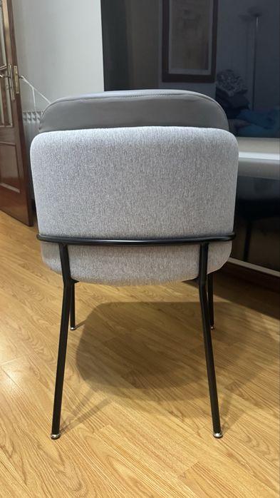 Conjunto de 8 Cadeiras de Jantar Estofadas – Design Moderno e Elegante