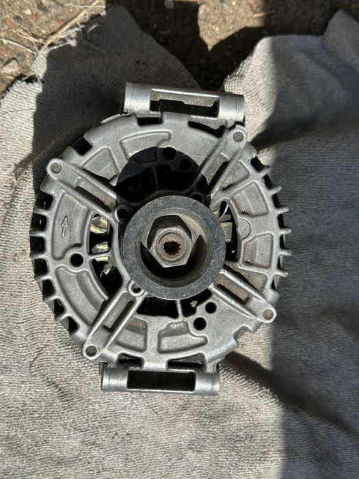 Генератор Mercedes S-Klass W221 BOSCH 0121813001 Оригінал a0131540502