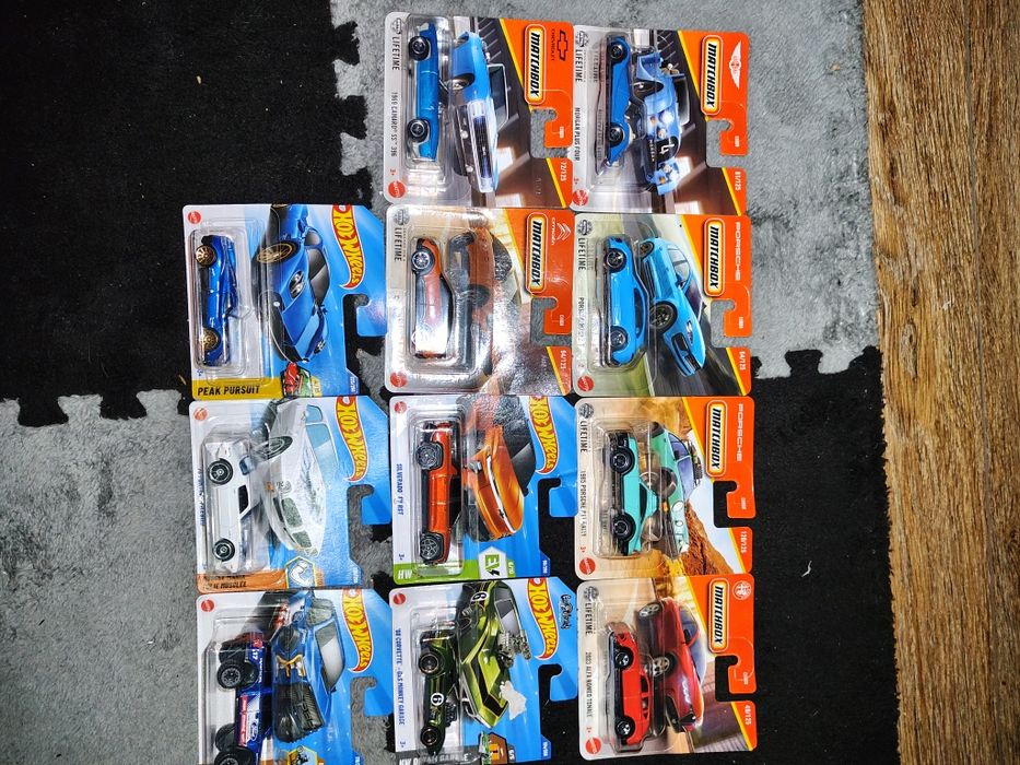 Samochodziki hotwheels i matchbox