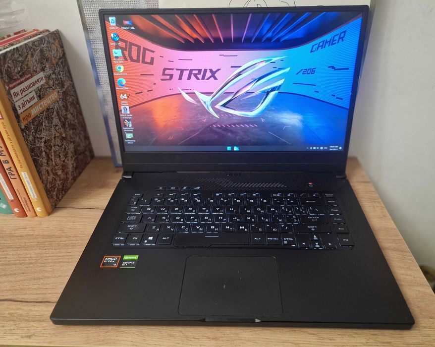 Asus ROG Zephyrus GA502D/IPS 120Hz/Ryzen™ 7 3750H/16/512/GTX 1660Ti 6 ГБ