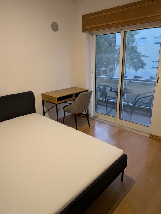 Quarto para arrendar em Benfica