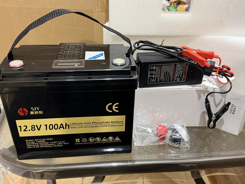 Акумулятор літій желізо фосфат 100А LiFePo4 +зарядка 10А