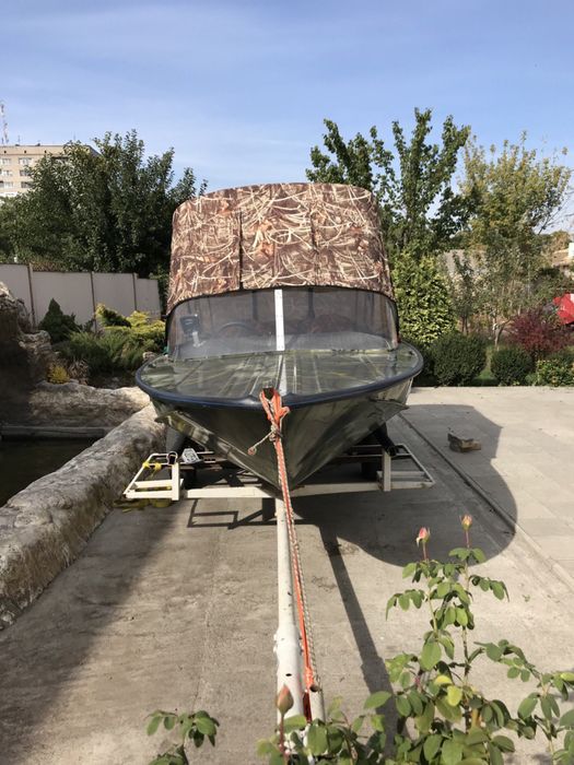 Лодка Днепр