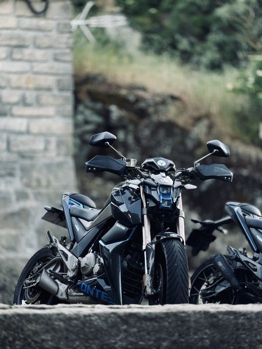 Zontes 125u com muitos extras