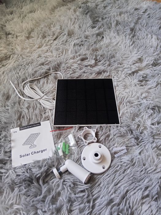 Panel solarny do kamery