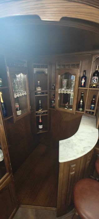 Móvel Bar em formato de canto