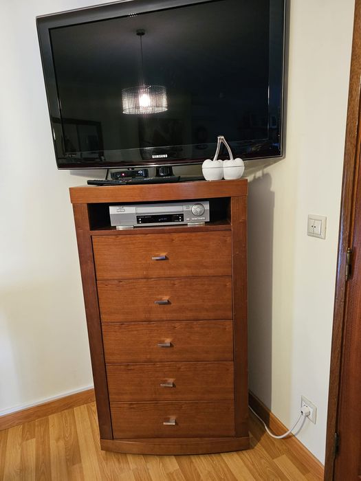 Mobília de sala cerejeira maciça como nova