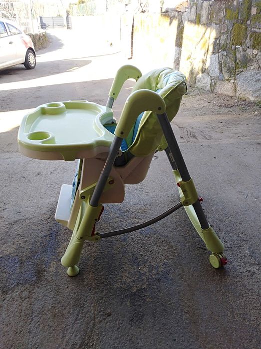 Cadeira de bebé para refeições