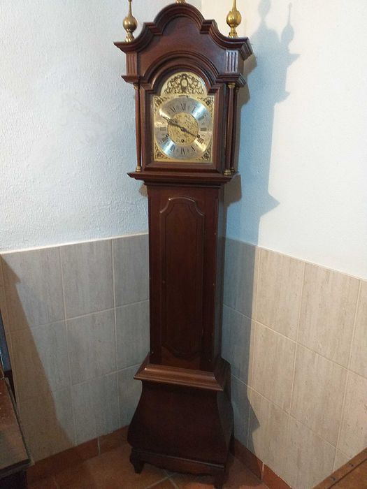 Relogio pé alto vintage