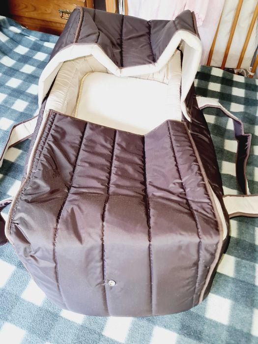 Alcofa bebé castanha