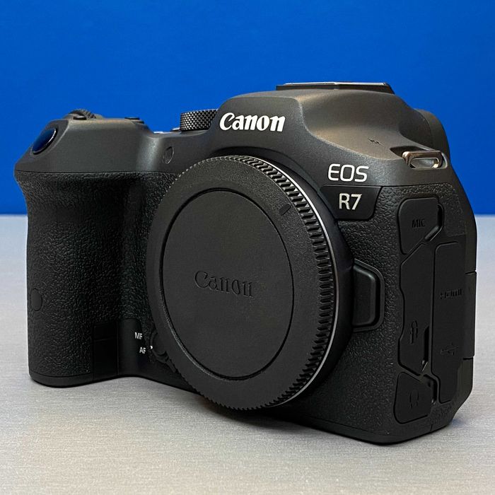 Canon EOS R7 (Corpo) - 32.5MP
