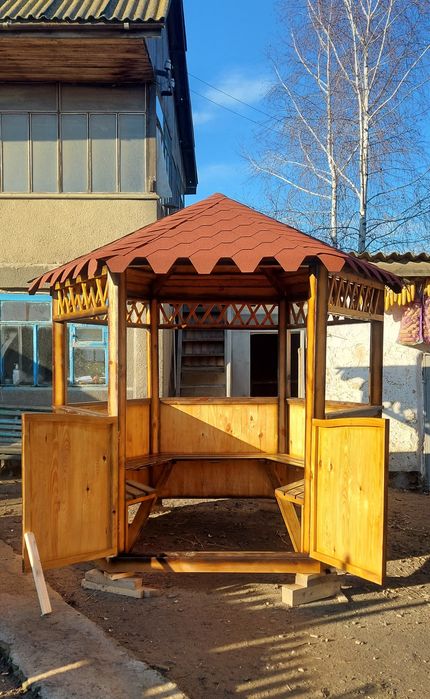 Альтанка біседка шестиграна, на 10-12 людей.