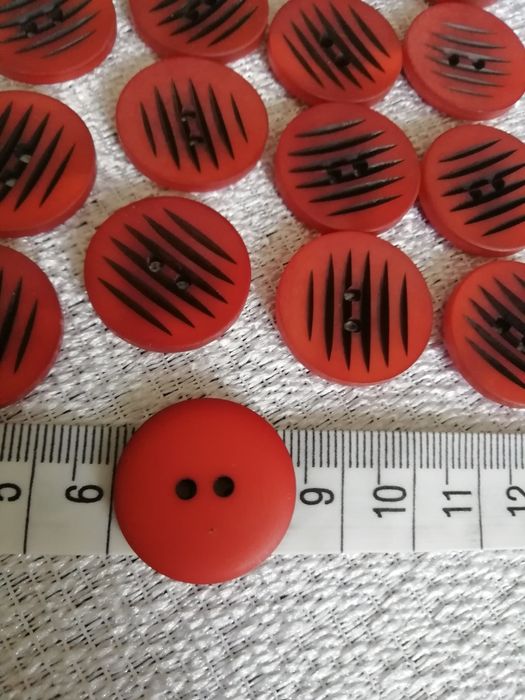 Guziki 17szt nowe likwidacja pasmanterii