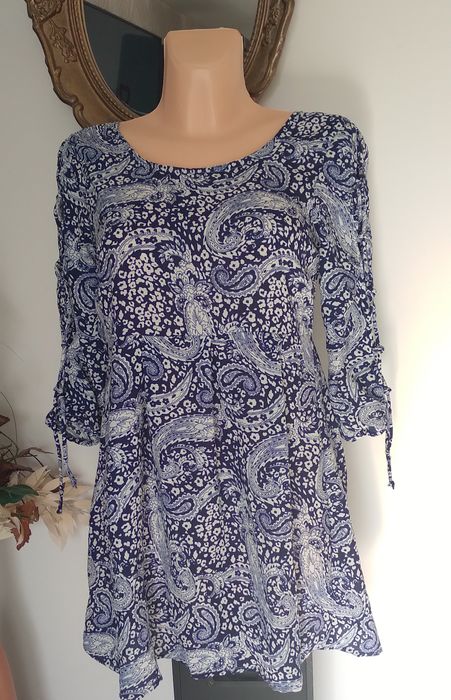 Letnia sukienka ze sznurowaniem na plecach i rękawach- Nelly