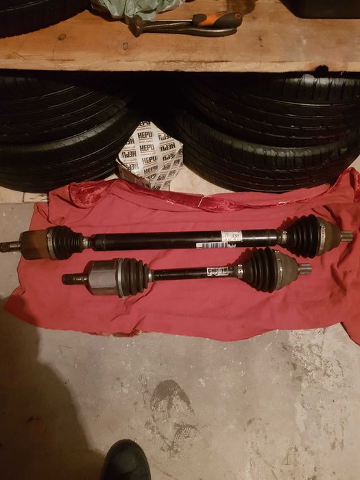 Піввісь  Фольксваген джета